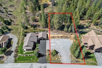 106 Memory Ln, Pinehurst, ID 83850