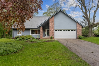 10331 N Flanders Ct, Mequon, WI 53092