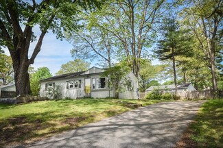 4 Woodlawn St, Northborough, MA 01532