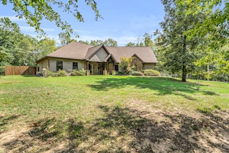 849 Lost Lake Hills Dr, Columbus, MS 39702