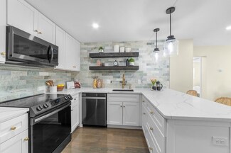 79 Walnut St Unit 2, Newtonville, MA 02460