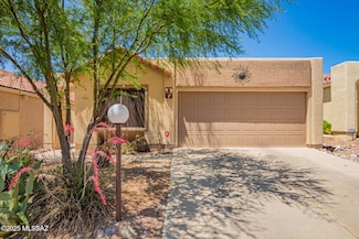 231 E Highcourte Ln, Tucson, AZ 85737
