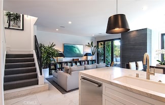 1011 Muirfield Dr, Newport Beach, CA 92660