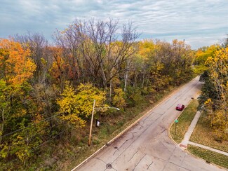 108 Arrowhead Dr, Algonquin, IL 60102