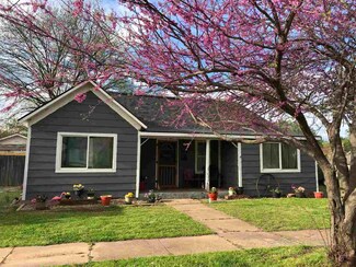 921 Grove St, Perry, OK 73077
