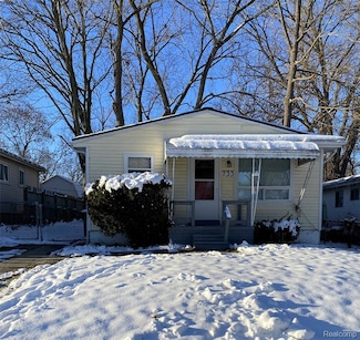 733 Livingston Ave, Pontiac, MI 48340