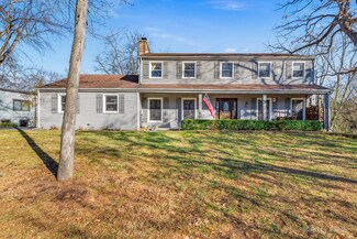 3N035 Woodcreek Ln, West Chicago, IL 60185