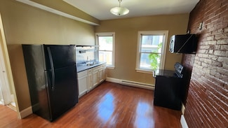 4 Wilbur Ct Unit 3, Boston, MA 02128