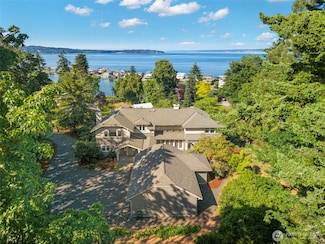 10319 NE Lafayette Ave, Bainbridge Island, WA 98110