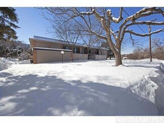 6300 Barrie Rd, Edina, MN 55435