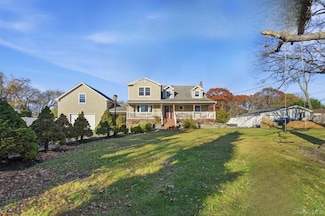 2011 Orinoco Dr, West Islip, NY 11795