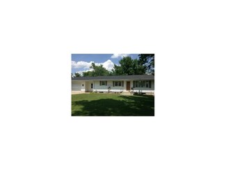 605 Pershing St, Walker, IA 52352
