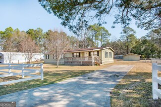 2965 Lakeview Dr, Waycross, GA 31501