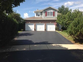 2 Treehouse Ct, Bolingbrook, IL 60490