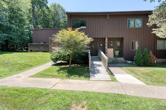91 Webster Ct, Newington, CT 06111
