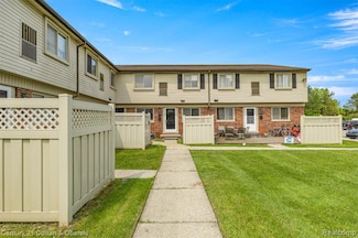 24969 Mayfair St Unit 15, Flat Rock, MI 48134
