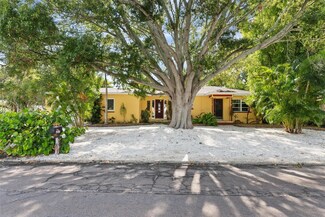 2817 46th St S, Gulfport, FL 33711