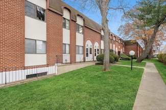 140 Mcglynn Place, Cedarhurst, NY 11516