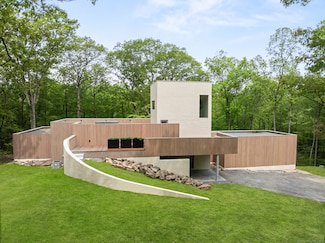 19 Old Paddock Ln, South Kent, CT 06785