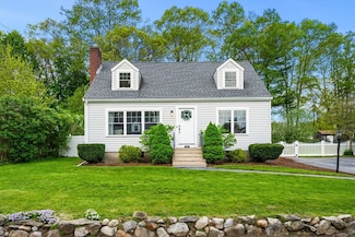 14 Walnut Rd, Chelmsford, MA 01824