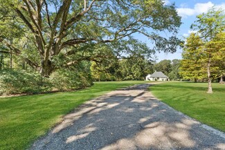 1017 Hunters Run Ave, Zachary, LA 70791