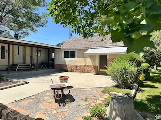 1086 E Main St, Wellington, UT 84542
