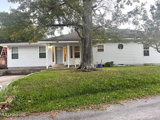 2116 Canty St, Pascagoula, MS 39567