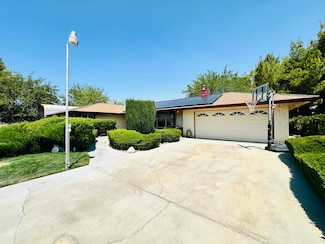 1515 W Avenue O, Palmdale, CA 93551