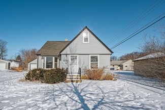 1131 Norbert Ln, Saint Paul, MN 55116