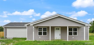 806 E Dover St, Monroe City, MO 63456