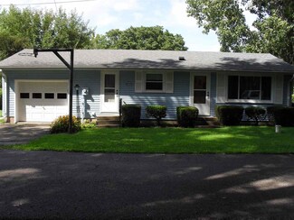 208 Stockton St, Burlington, IN 46915