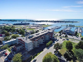 105 W Danaher St Unit 201, Ludington, MI 49431