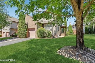 396 Oak Knoll Dr, Manalapan, NJ 07726
