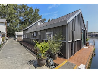 11868 N Jantzen Dr, Portland, OR 97217
