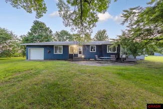 18486 494th Ave, Lake Crystal, MN 56055