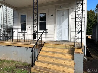 35 Robinson St, New Brunswick, NJ 08901