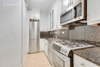 220 E 54th St Unit 10C, New York, NY 10022