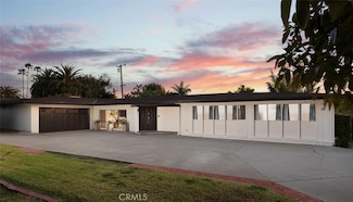1024 SE Skyline Dr, Santa Ana, CA 92705
