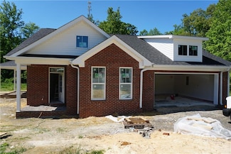 106 Ilex Ct, Yadkinville, NC 27055