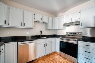 5 Tsienneto Rd Unit 195, Derry, NH 03038