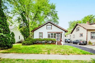 1027 W New York St, Aurora, IL 60506