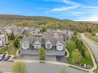 4 Wild Iris Ln, Hackettstown, NJ 07840