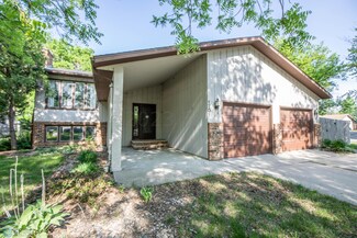 1701 Prairie Ln S, Fargo, ND 58103