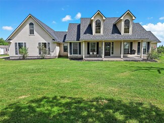 21195 Englin Rd, Winnie, TX 77665