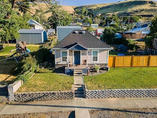 814 2nd St, Asotin, WA 99402