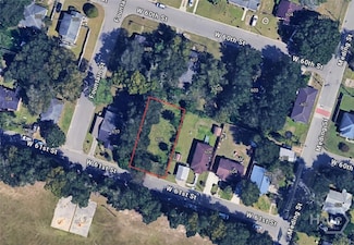 608 W 61st St, Savannah, GA 31405