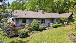 580 Country Club Dr, Franklin, NC 28734