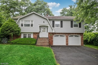17 Parkway, Little Falls, NJ 07424