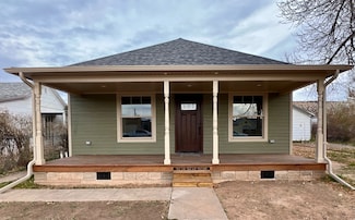534 Big Horn St, Thermopolis, WY 82443