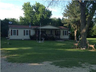 54 NW Prairie Creek Rd, Benton, KS 67017